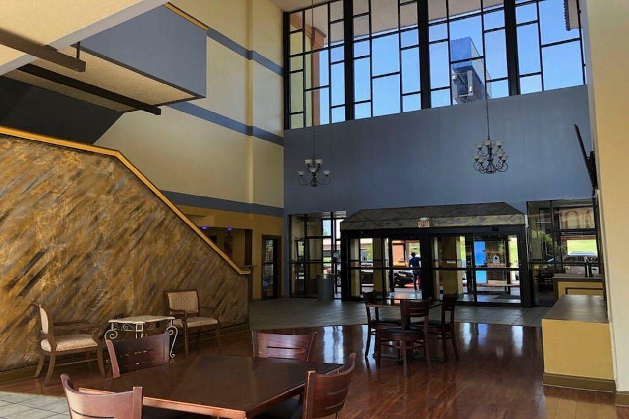 Oyo Hotel Tulsa I-44 Midtown ภายนอก รูปภาพ