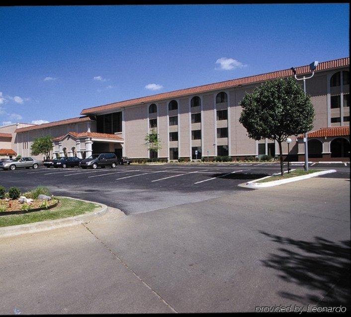 Oyo Hotel Tulsa I-44 Midtown ภายนอก รูปภาพ