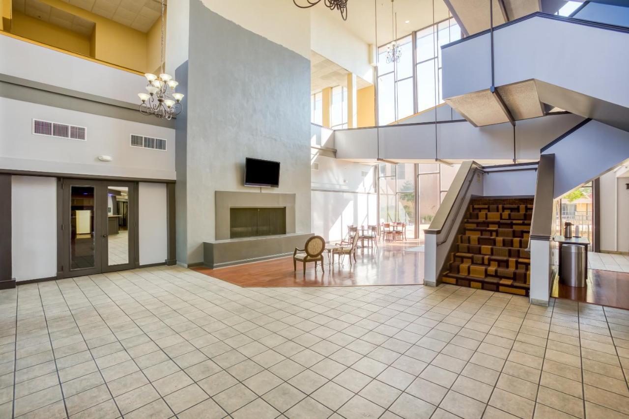 Oyo Hotel Tulsa I-44 Midtown ภายนอก รูปภาพ