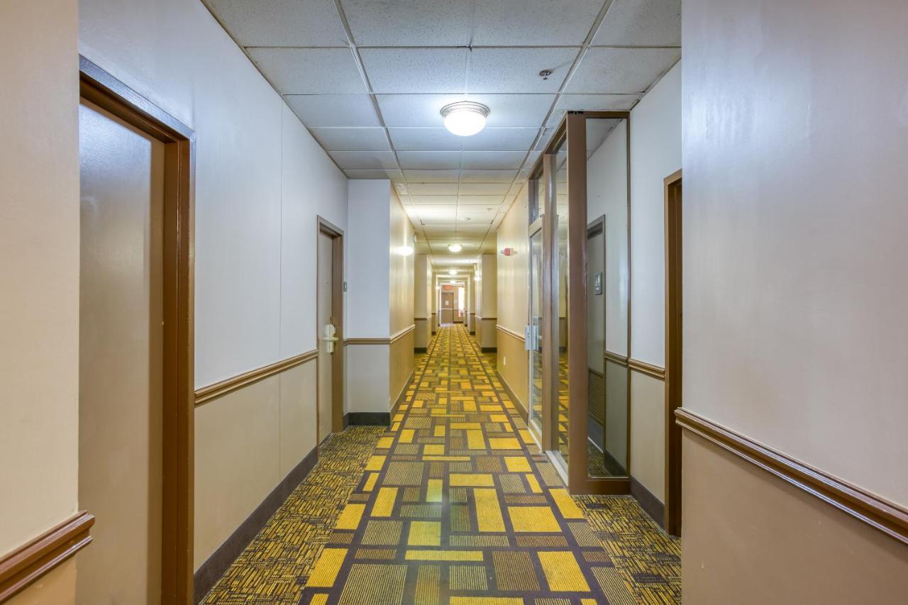 Oyo Hotel Tulsa I-44 Midtown ภายนอก รูปภาพ