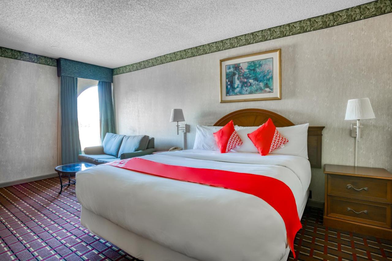 Oyo Hotel Tulsa I-44 Midtown ภายนอก รูปภาพ